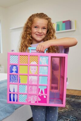Barbie Dream Closet with 30+ Pieces