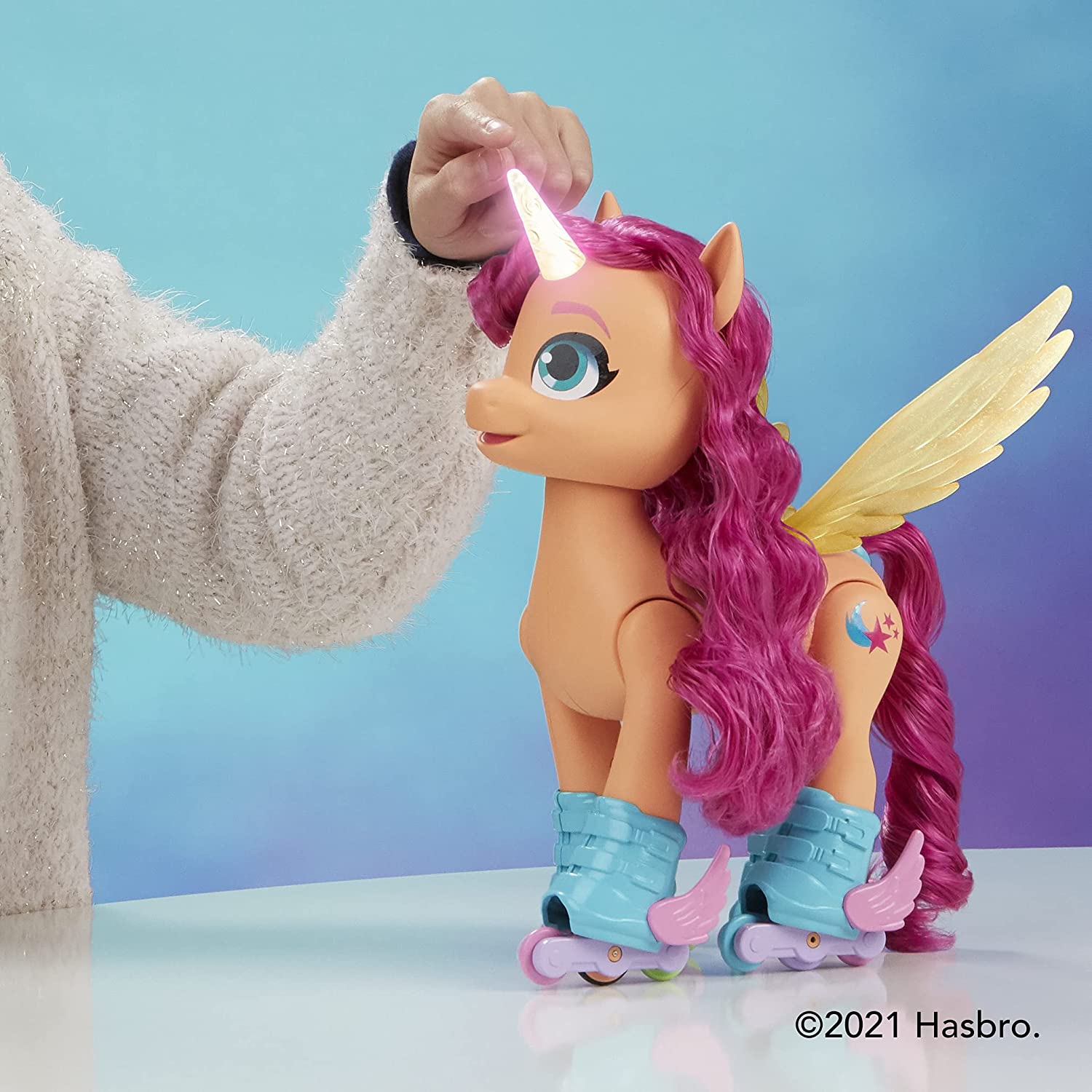 My Little Pony A New Generation Movie Sing 'N Skate Sunny Starscout My Little Pony A New Generation Movie Sing 'N Skate Sunny Starscout
