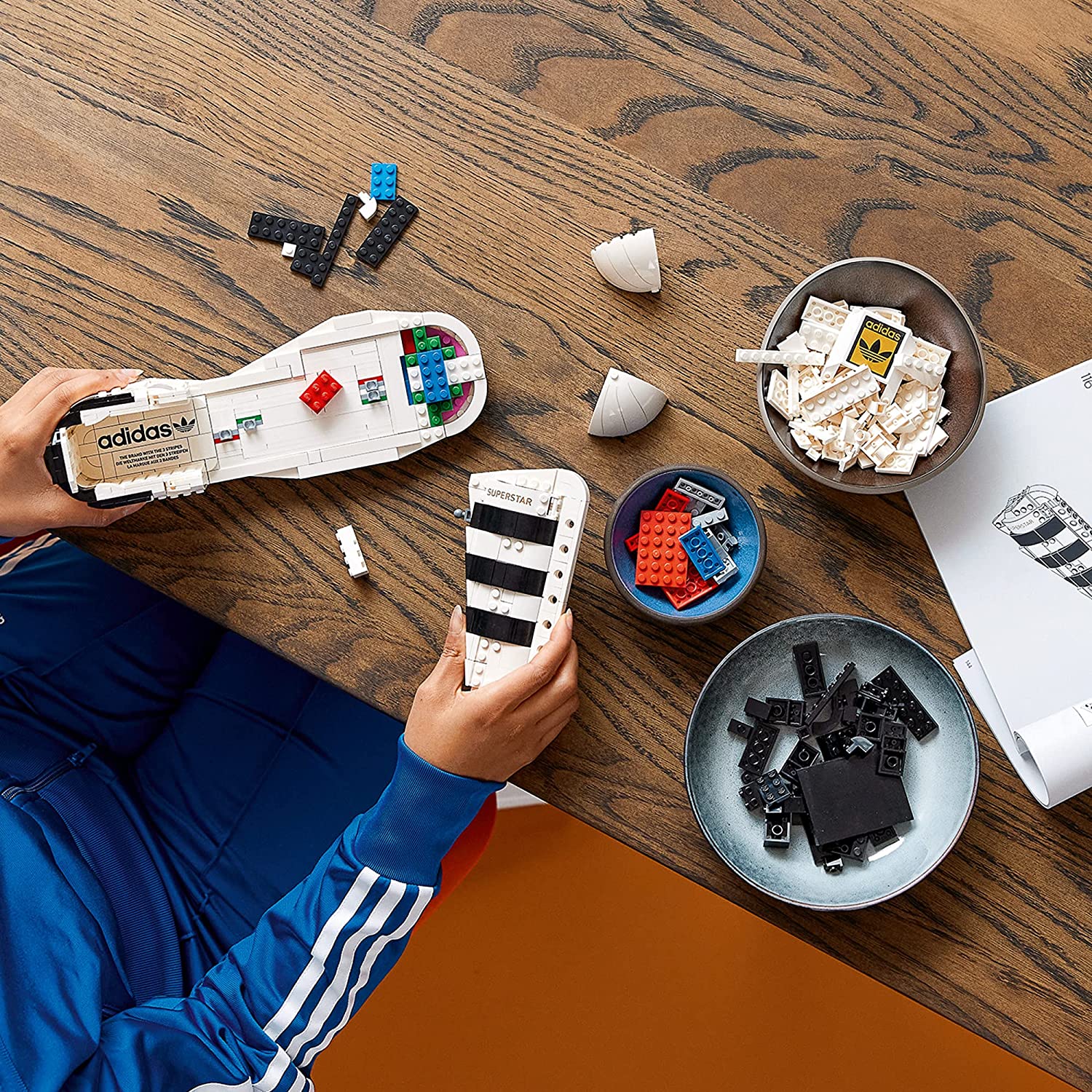LEGO Adidas Originals Superstar 10282 Building Kit LEGO Adidas Originals Superstar 10282 Building Kit