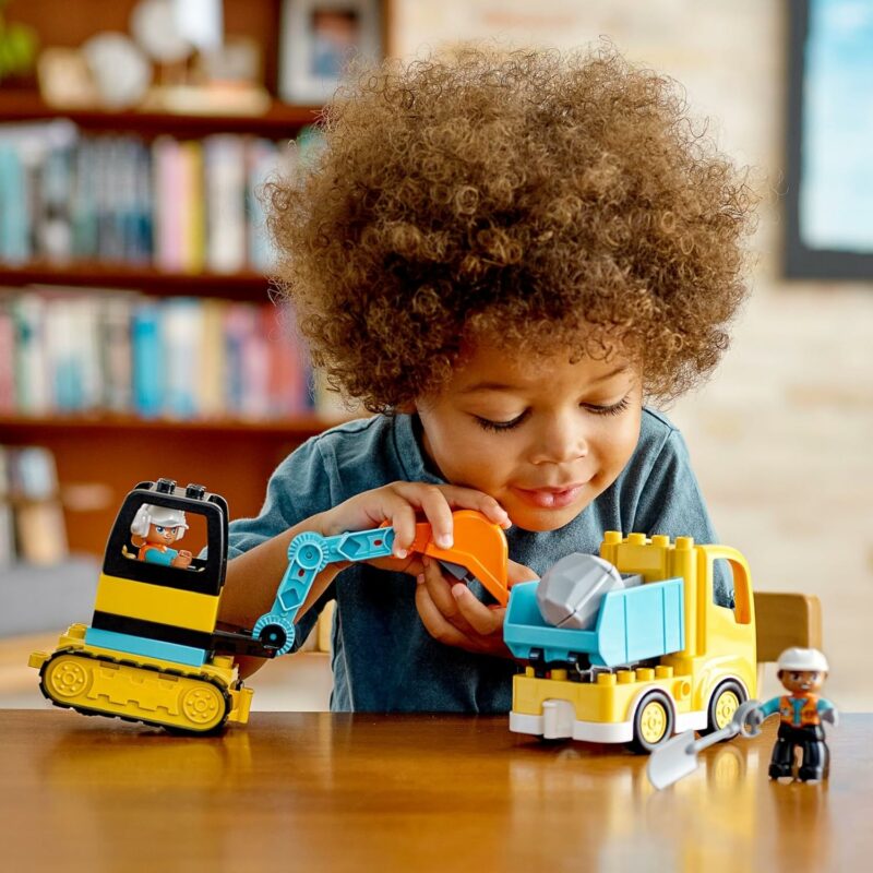 LEGO DUPLO Town Truck & Tracked Excavator Construction Vehicle 10931