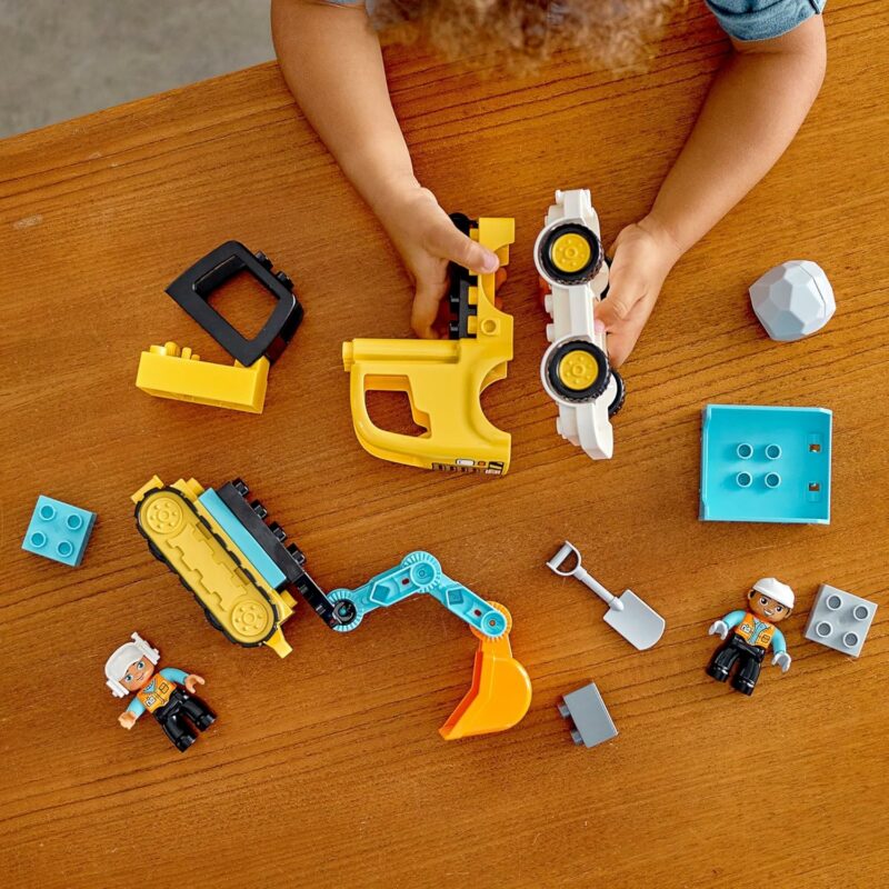 LEGO DUPLO Town Truck & Tracked Excavator Construction Vehicle 10931