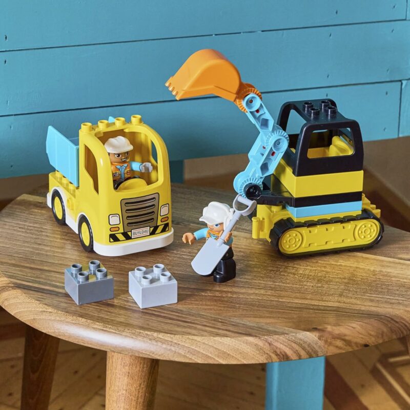 LEGO DUPLO Town Truck & Tracked Excavator Construction Vehicle 10931