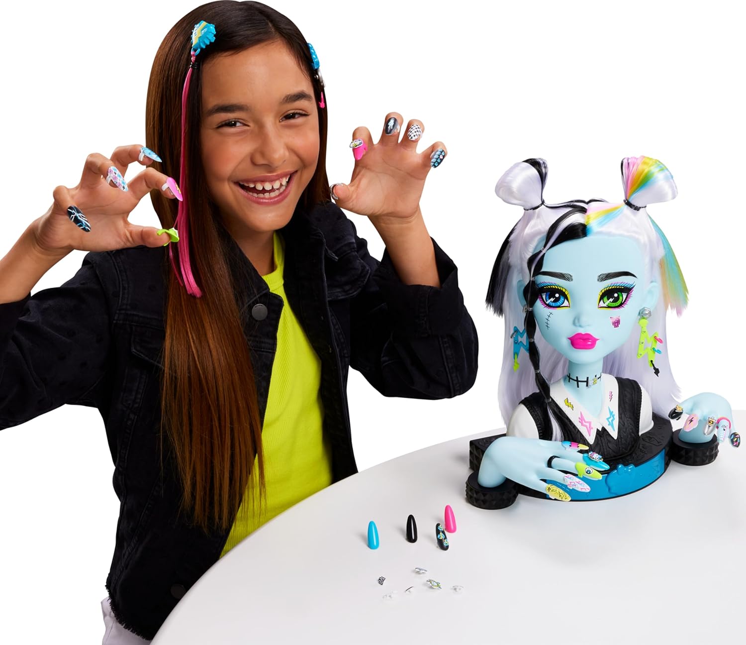 Monster High Frankie Stein Doll Head for Hairstyling Monster High Frankie Stein Doll Head for Hairstyling