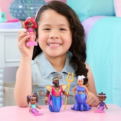 Disney Junior Ariel Royal Family 6 Piece Color Change Mermaid Figure Set