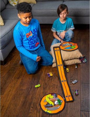 Hot Wheels Tara Toy ZipBin Wheelie Track Pack