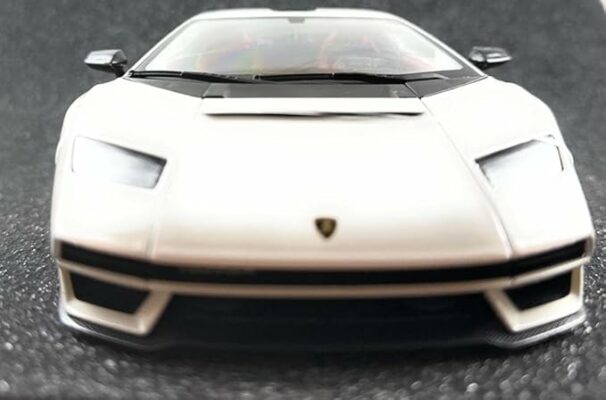 Maisto Lamborghini Countach LPI 800 Super Car