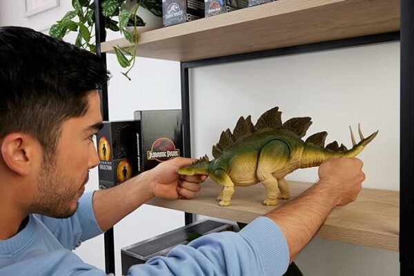 Jurassic World Hammond Collection Action Figure