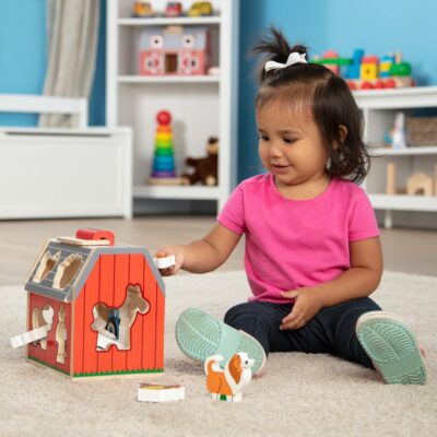 Melissa & Doug Take Along Wooden Toy Barn 11Pc Portable Toddler Playset