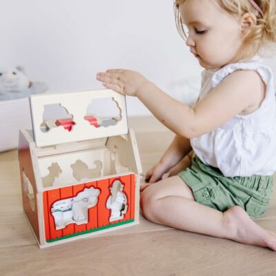 Melissa & Doug Take Along Wooden Toy Barn 11Pc Portable Toddler Playset