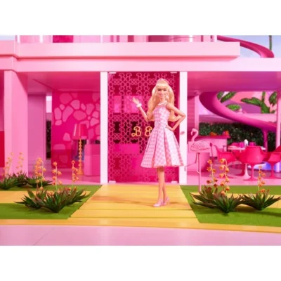 Barbie Margot Robbie as Barbie in Pink Gingham Dress