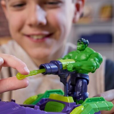 AVENGERS Marvel Hulk Blast & Smash Truck Figure & Vehicle Set