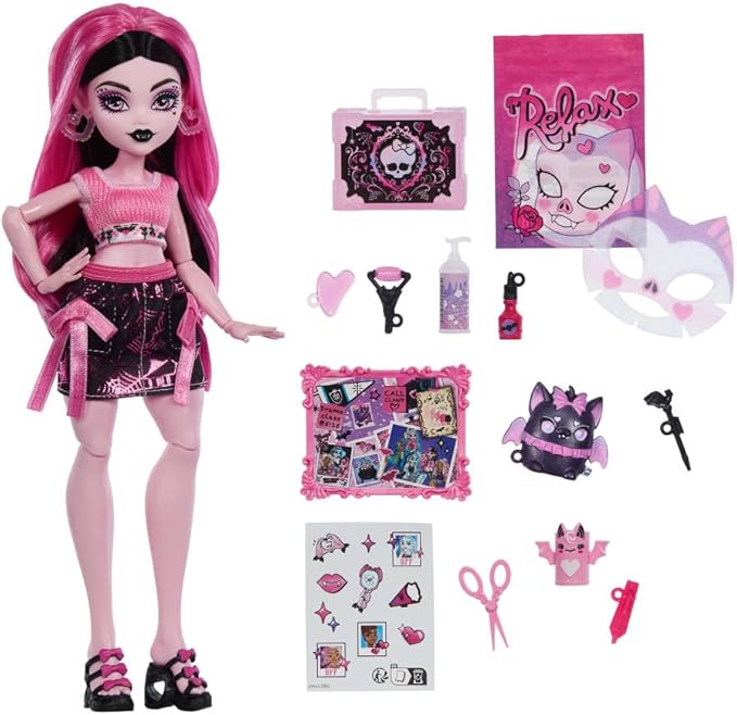 Monster High Self-Scare Secrets Draculaura Doll and Accessories Set Monster High Self-Scare Secrets Draculaura Doll and Accessories Set