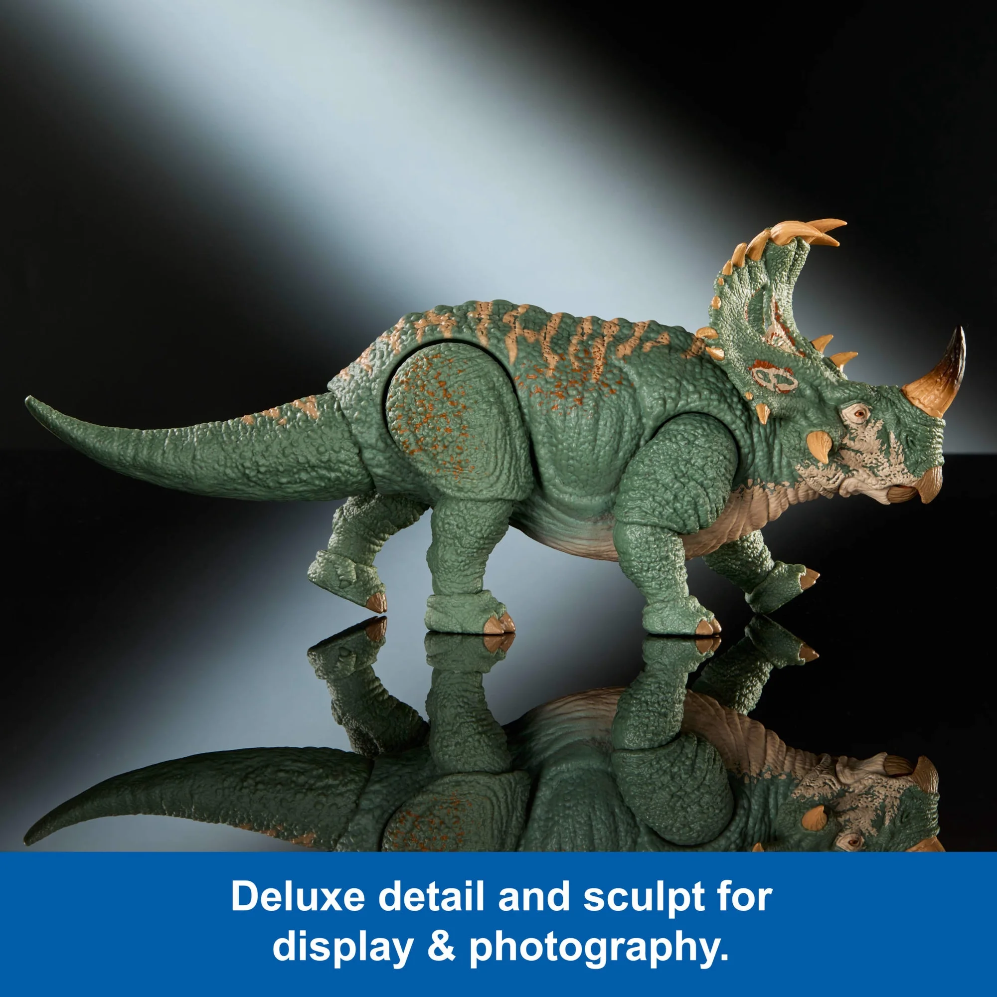Jurassic World Sinoceratops Deluxe Articulated Action Figure Jurassic World Sinoceratops Deluxe Articulated Action Figure