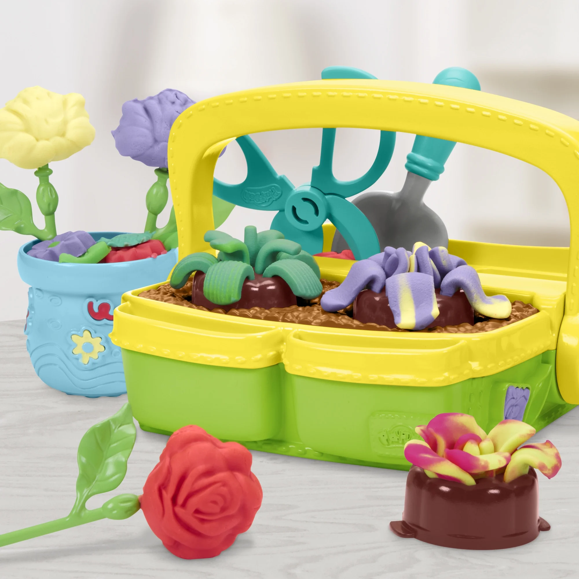 Play-Doh Blooming Flower Garden Playset Play-Doh Blooming Flower Garden Playset
