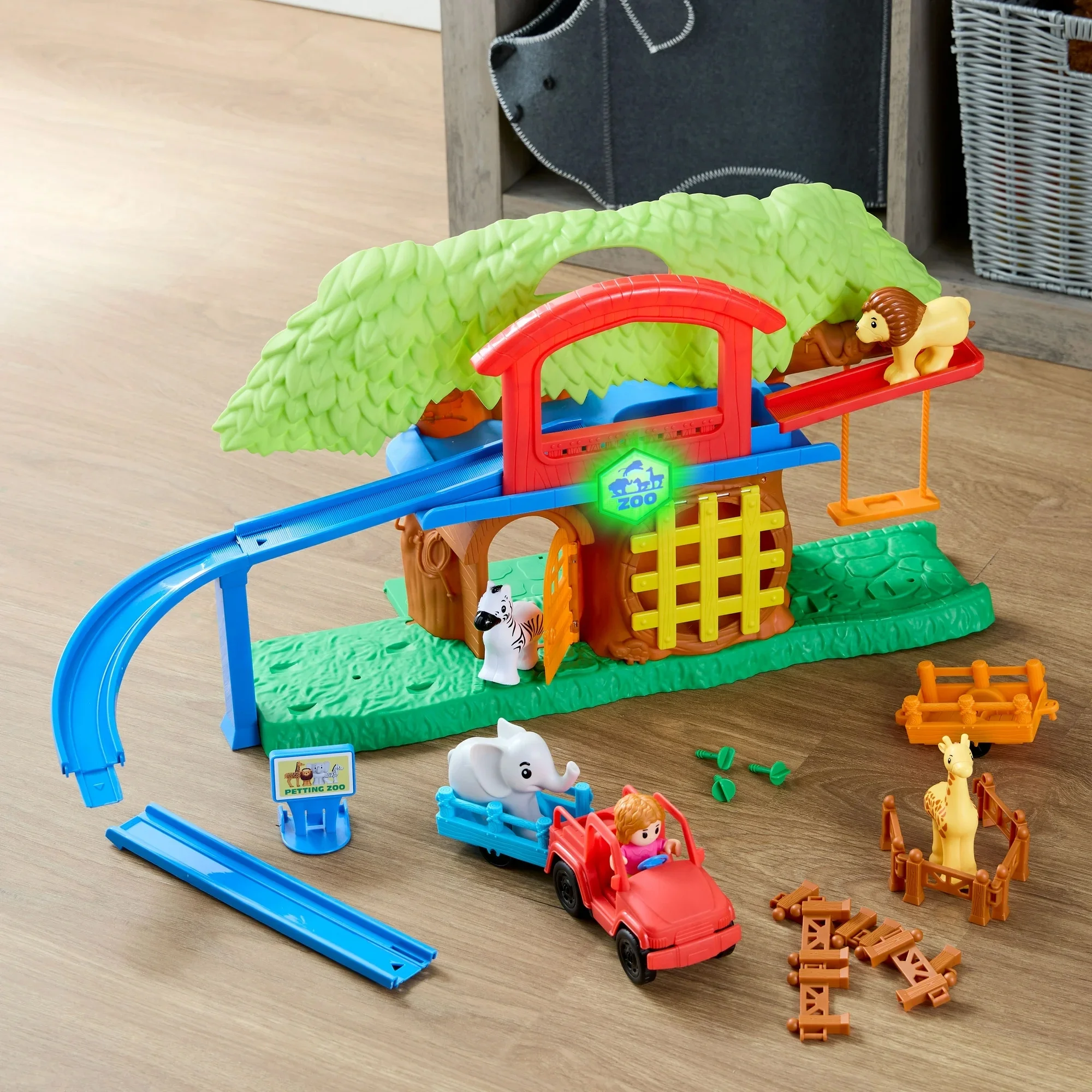 Animal Zoo Play Set with Lights and Sounds 22 Pieces Animal Zoo Play Set with Lights and Sounds 22 Pieces