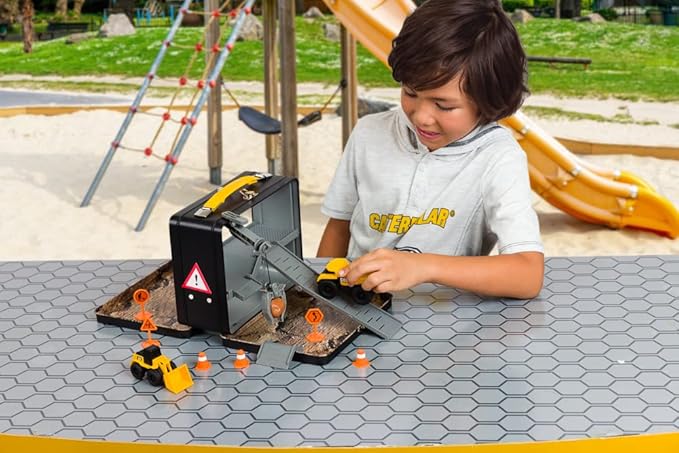 CAT Construction Toys Store N Go Playset 2 CAT Construction Toys Store N Go Playset