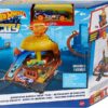 Hot Wheels City Burger Drive-Thru Playset with 1 Vehicle