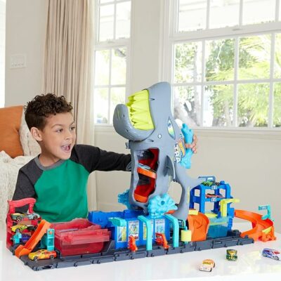 Hot Wheels City Track Set Ultra Shark Car Wash with Color Reveal Toy