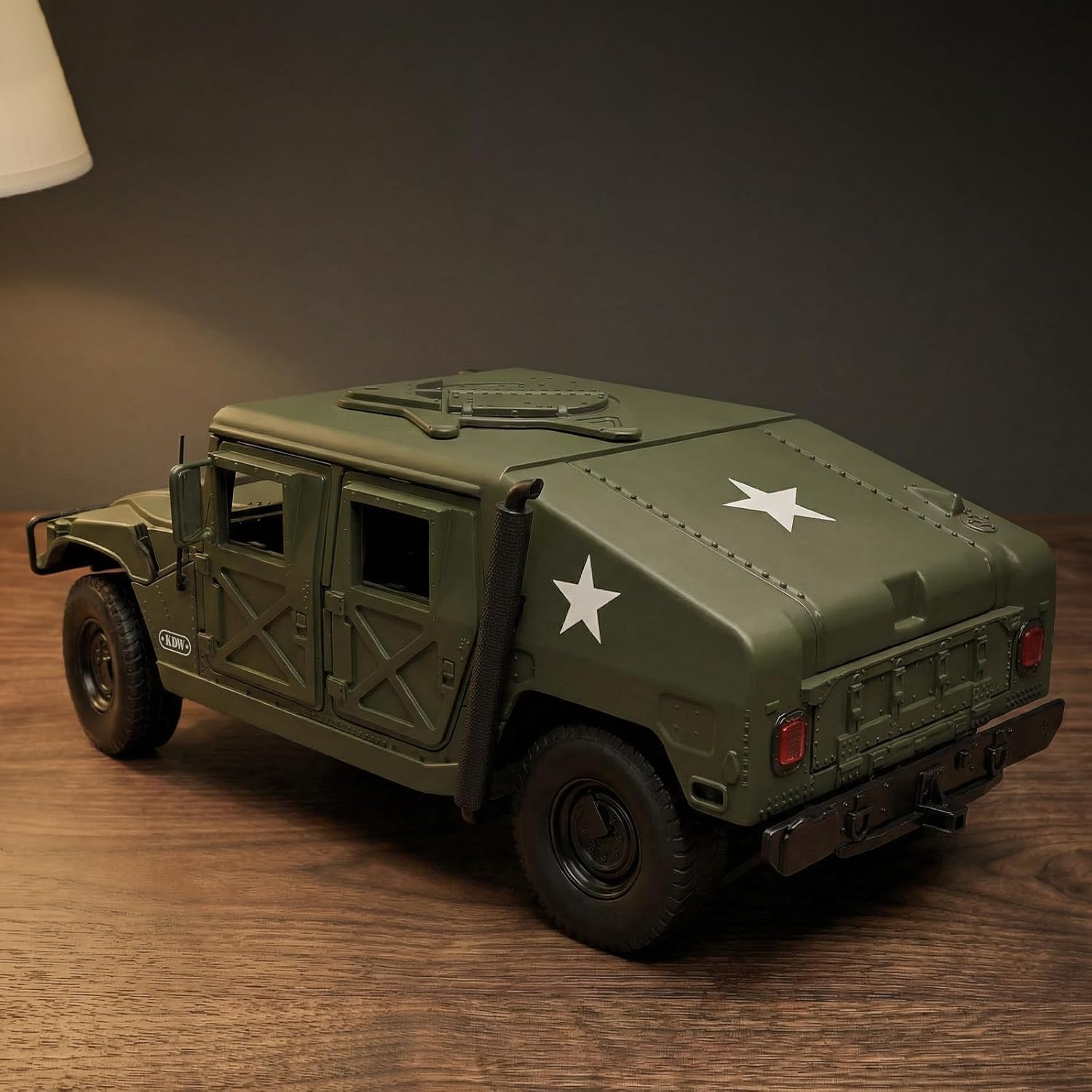 Military Vehicle Collectible Die-Cast Alloy Car Model Military Vehicle Collectible Die-Cast Alloy Car Model