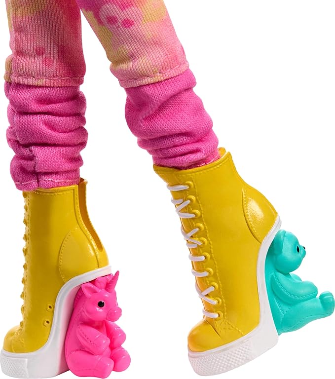 Monster High Doll Enid Sinclair Collectible in Pink Fashion with Beret Monster High Doll Enid Sinclair Collectible in Pink Fashion with Beret