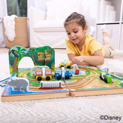 Melissa & Doug Disney Take Along Safari Adventure Wooden Play Set