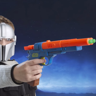 The Mandalorian Mask & Blaster Set NERF GlowStrike Blaster